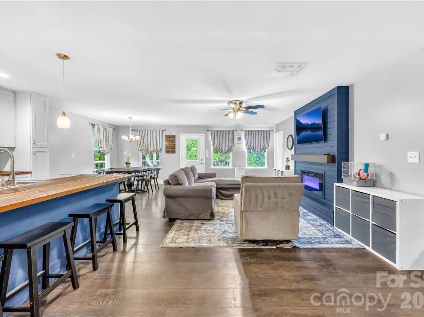 953 Rocky Meadows Lane, Concord, NC 28025.  MLS# CAR4384156, YatesRealty ID 30092. Kitchen/ great room