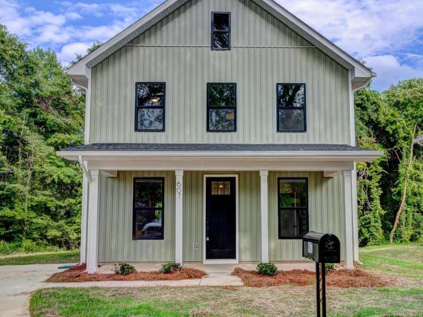 607 LeGrand Street, Shelby, NC 28150.  MLS# CAR4390566, YatesRealty ID 30094. 