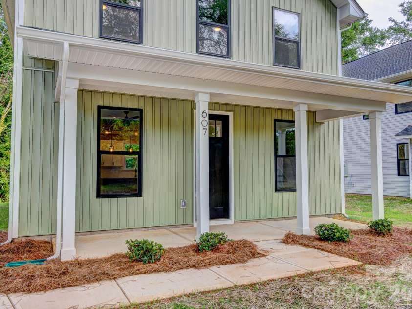 607 LeGrand Street, Shelby, NC 28150.  MLS# CAR4390566, YatesRealty ID 30094. 
