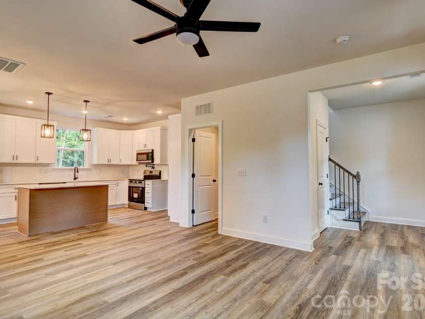 607 LeGrand Street, Shelby, NC 28150.  MLS# CAR4390566, YatesRealty ID 30094. 