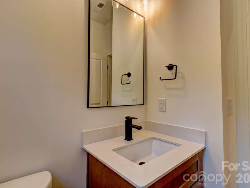 607 LeGrand Street, Shelby, NC 28150.  MLS# CAR4390566, YatesRealty ID 30094. 