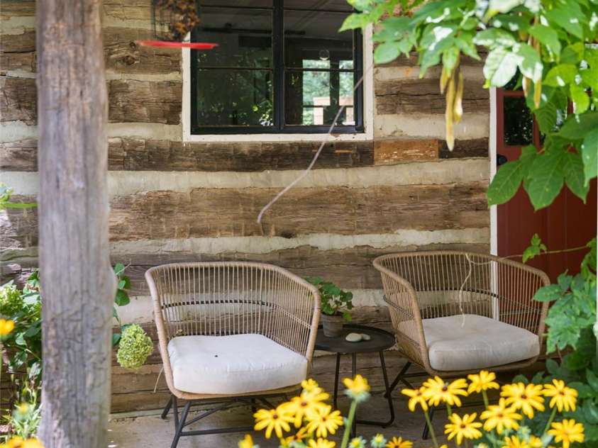 3 Lone Pine Road, Biltmore Forest, NC 28803.  MLS# CAR4286161, YatesRealty ID 30095. Cabin