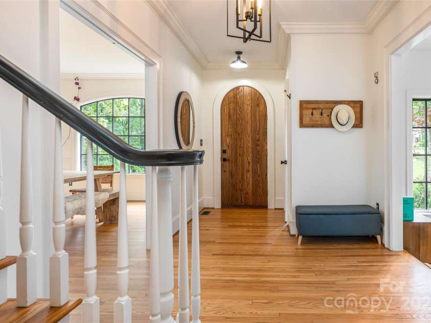 3 Lone Pine Road, Biltmore Forest, NC 28803.  MLS# CAR4286161, YatesRealty ID 30095. Front entry