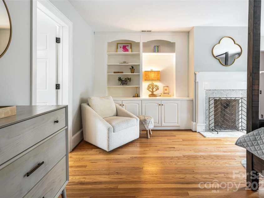 3 Lone Pine Road, Biltmore Forest, NC 28803.  MLS# CAR4286161, YatesRealty ID 30095. Primary On Upper