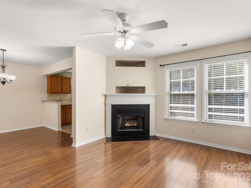 6708 Vlosi Drive, Charlotte, NC 28226.  MLS# CAR4286923, YatesRealty ID 30096. 
