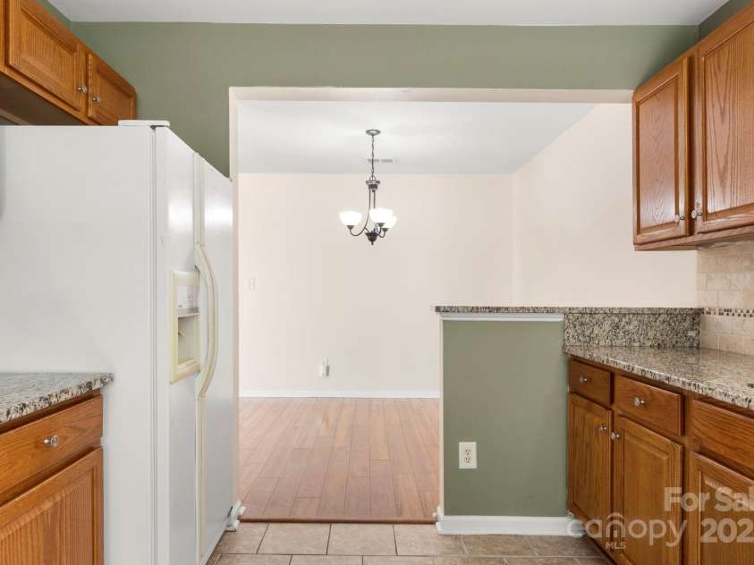 6708 Vlosi Drive, Charlotte, NC 28226.  MLS# CAR4286923, YatesRealty ID 30096. 