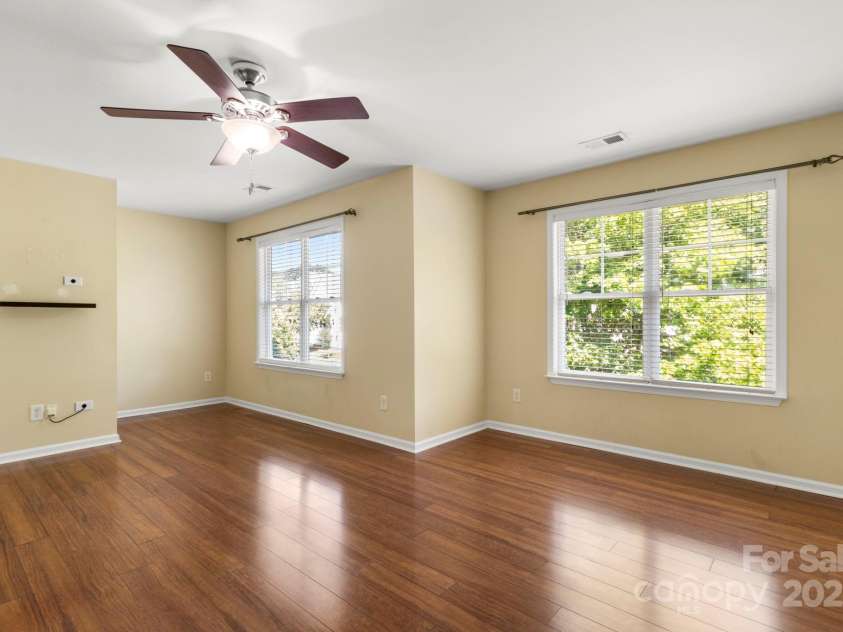 6708 Vlosi Drive, Charlotte, NC 28226.  MLS# CAR4286923, YatesRealty ID 30096. 