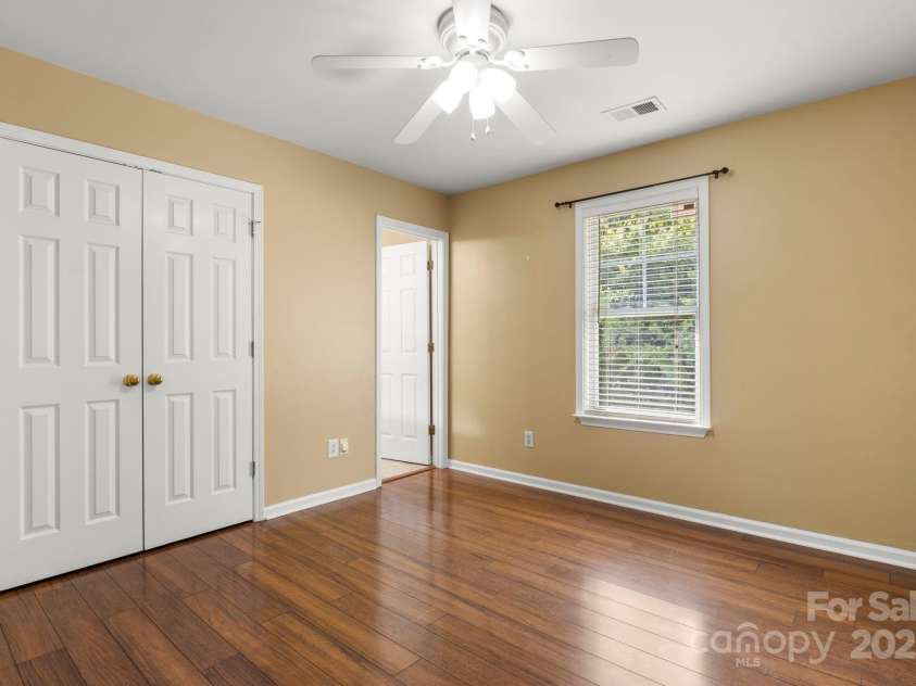 6708 Vlosi Drive, Charlotte, NC 28226.  MLS# CAR4286923, YatesRealty ID 30096. 