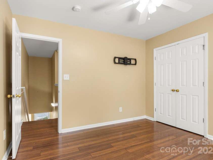 6708 Vlosi Drive, Charlotte, NC 28226.  MLS# CAR4286923, YatesRealty ID 30096. 