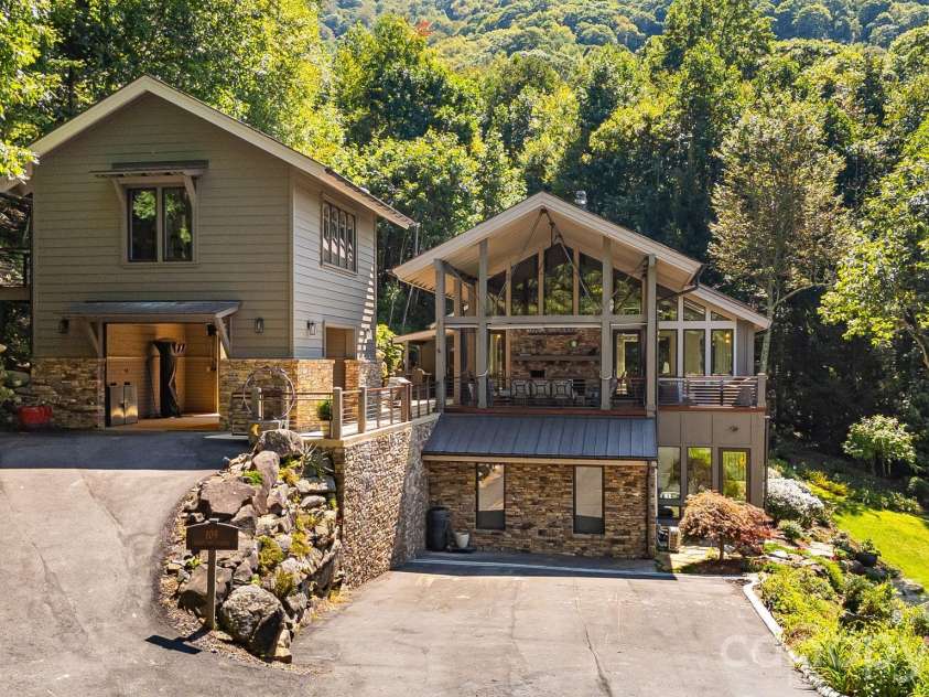 109 Cold Deck Way, Sylva, NC 28779.  MLS# CAR4378441, YatesRealty ID 30099. 