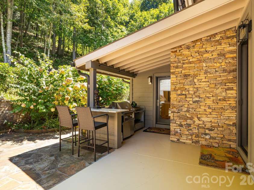 109 Cold Deck Way, Sylva, NC 28779.  MLS# CAR4378441, YatesRealty ID 30099. 