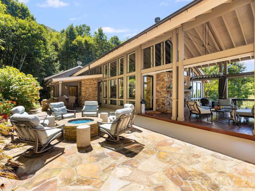 109 Cold Deck Way, Sylva, NC 28779.  MLS# CAR4378441, YatesRealty ID 30099. 