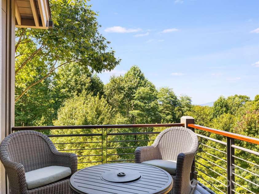 109 Cold Deck Way, Sylva, NC 28779.  MLS# CAR4378441, YatesRealty ID 30099. 