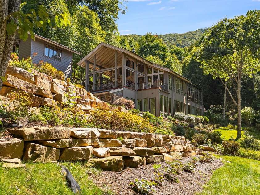 109 Cold Deck Way, Sylva, NC 28779.  MLS# CAR4378441, YatesRealty ID 30099. 