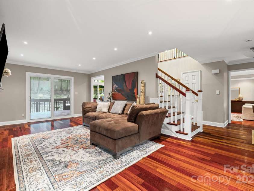 605 Giles Court, Matthews, NC 28105.  MLS# CAR4283220, YatesRealty ID 30099. 