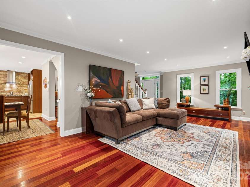 605 Giles Court, Matthews, NC 28105.  MLS# CAR4283220, YatesRealty ID 30099. 