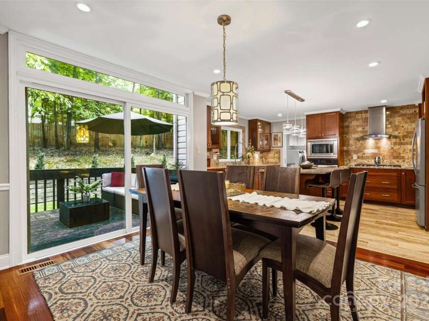 605 Giles Court, Matthews, NC 28105.  MLS# CAR4283220, YatesRealty ID 30099. 