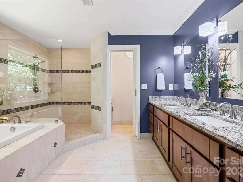 605 Giles Court, Matthews, NC 28105.  MLS# CAR4283220, YatesRealty ID 30099. 