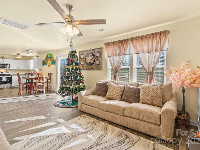 109 Vintage Woods Lane, Shelby, NC 28150.  MLS# CAR4204395, YatesRealty ID 301. 