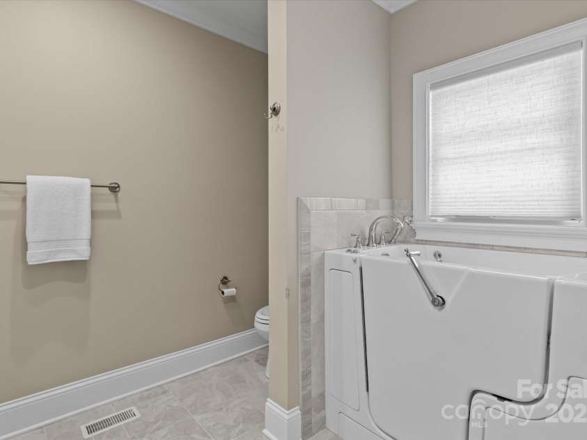 1122 Astoria Parkway, Catawba, NC 28609.  MLS# CAR4285552, YatesRealty ID 301. 