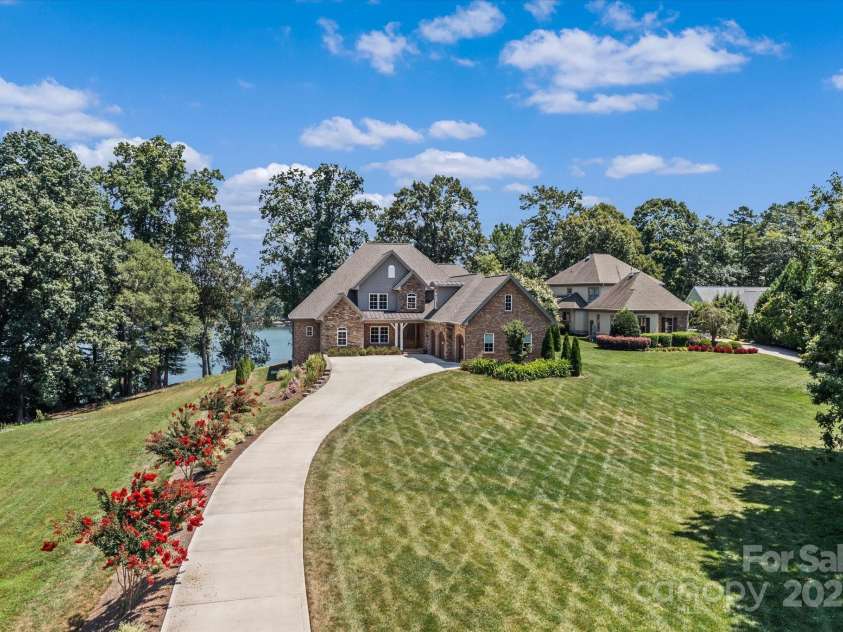 1122 Astoria Parkway, Catawba, NC 28609.  MLS# CAR4285552, YatesRealty ID 301. 