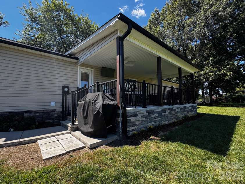 4722 Chapel Road, Maiden, NC 28650.  MLS# CAR4299044, YatesRealty ID 3010. 