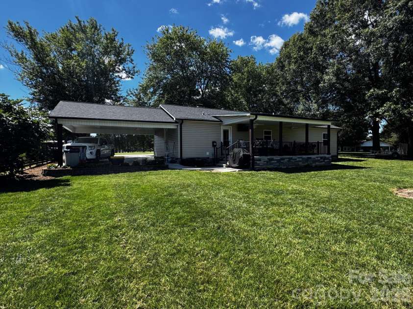 4722 Chapel Road, Maiden, NC 28650.  MLS# CAR4299044, YatesRealty ID 3010. 