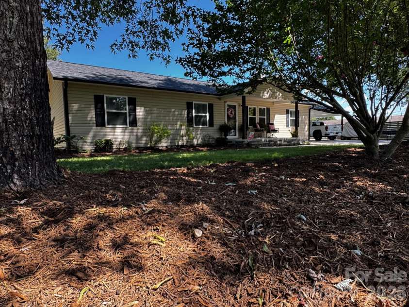 4722 Chapel Road, Maiden, NC 28650.  MLS# CAR4299044, YatesRealty ID 3010. 