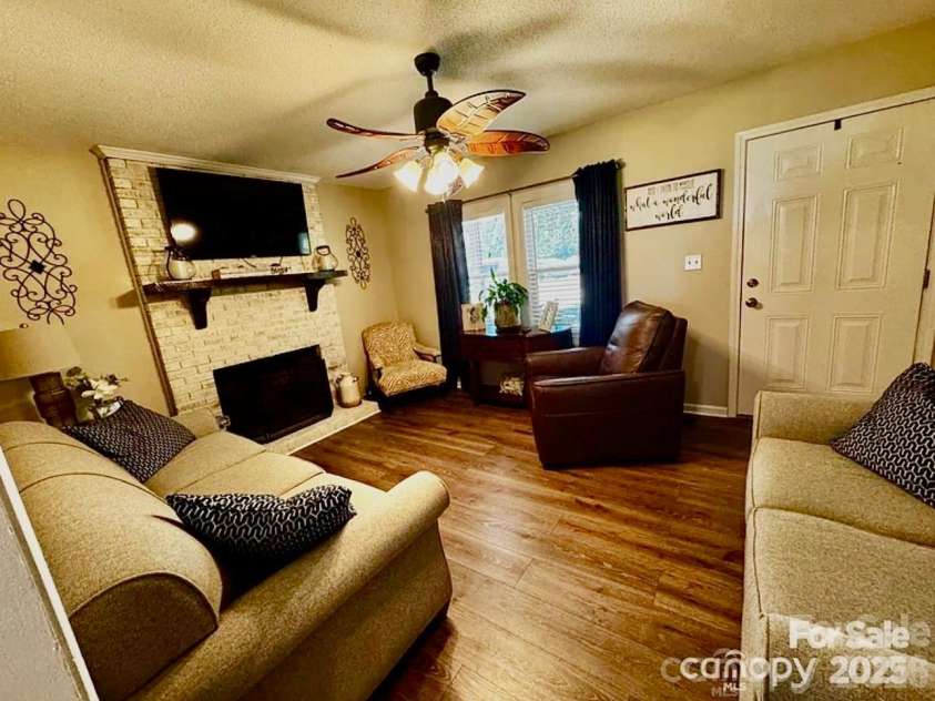 4722 Chapel Road, Maiden, NC 28650.  MLS# CAR4299044, YatesRealty ID 3010. Den