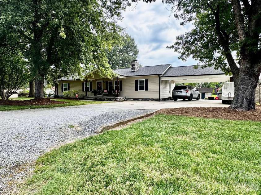 4722 Chapel Road, Maiden, NC 28650.  MLS# CAR4299044, YatesRealty ID 3010. Front