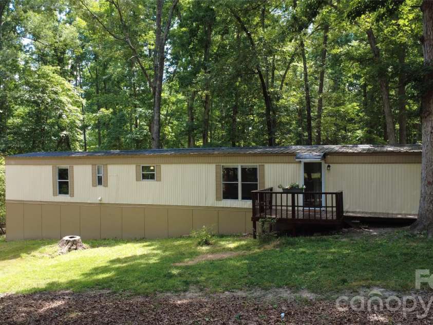 1140 Love Valley Road, Clover, SC 29710.  MLS# CAR4388929, YatesRealty ID 30100. 