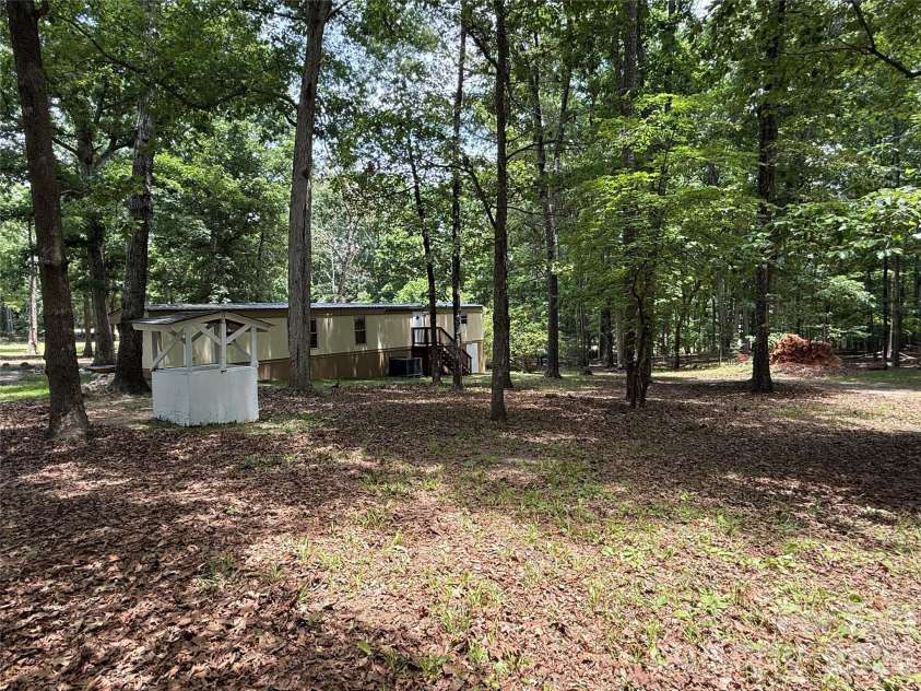 1140 Love Valley Road, Clover, SC 29710.  MLS# CAR4388929, YatesRealty ID 30100. 