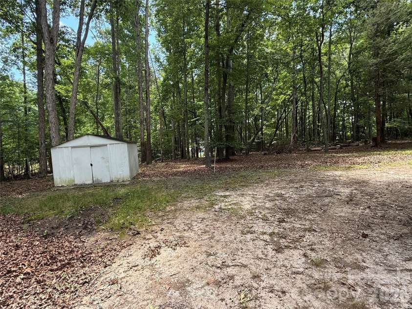 1140 Love Valley Road, Clover, SC 29710.  MLS# CAR4388929, YatesRealty ID 30100. 