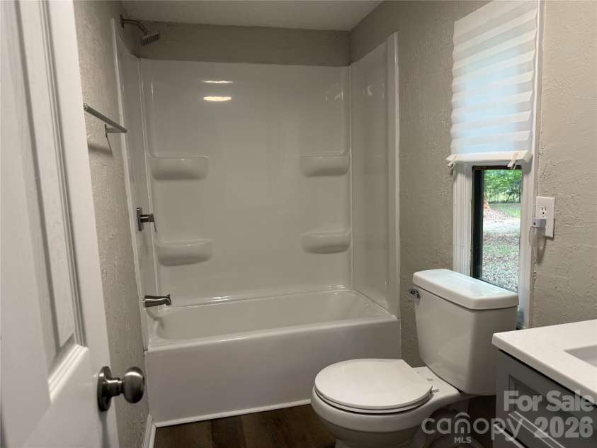 1140 Love Valley Road, Clover, SC 29710.  MLS# CAR4388929, YatesRealty ID 30100. Secondary Ensuite