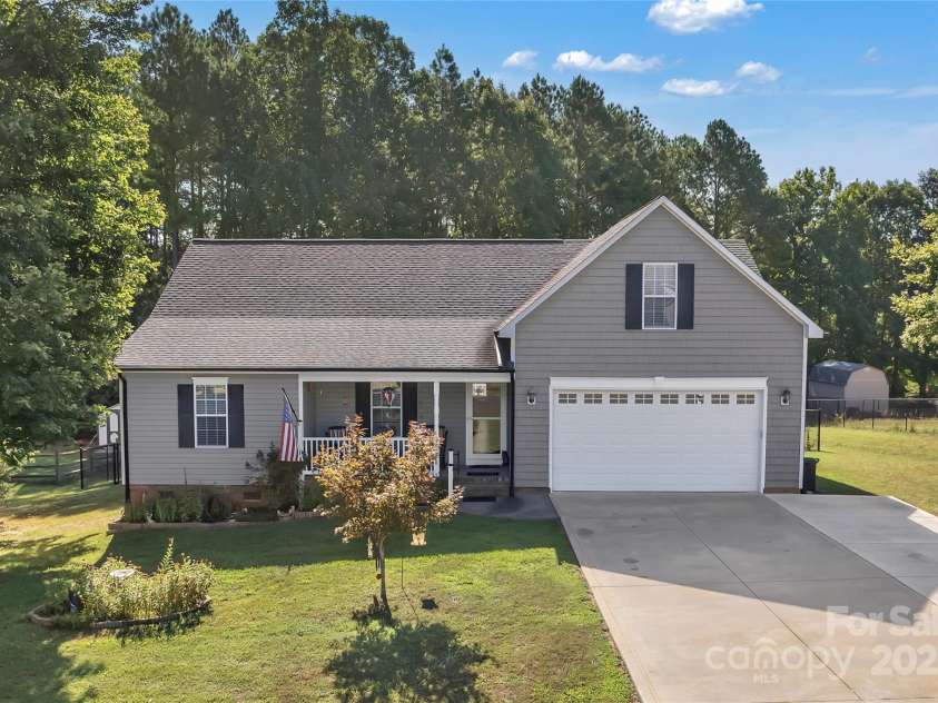 5108 Sawbill Lane, Gastonia, NC 28052.  MLS# CAR4285417, YatesRealty ID 30100. 