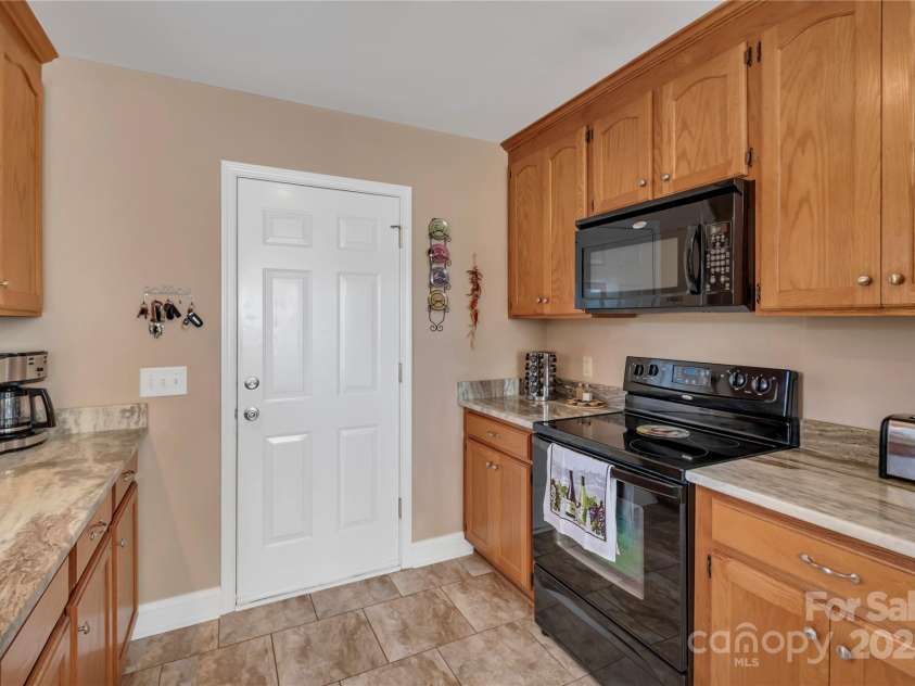 5108 Sawbill Lane, Gastonia, NC 28052.  MLS# CAR4285417, YatesRealty ID 30100. 