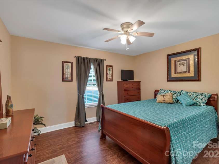 5108 Sawbill Lane, Gastonia, NC 28052.  MLS# CAR4285417, YatesRealty ID 30100. 
