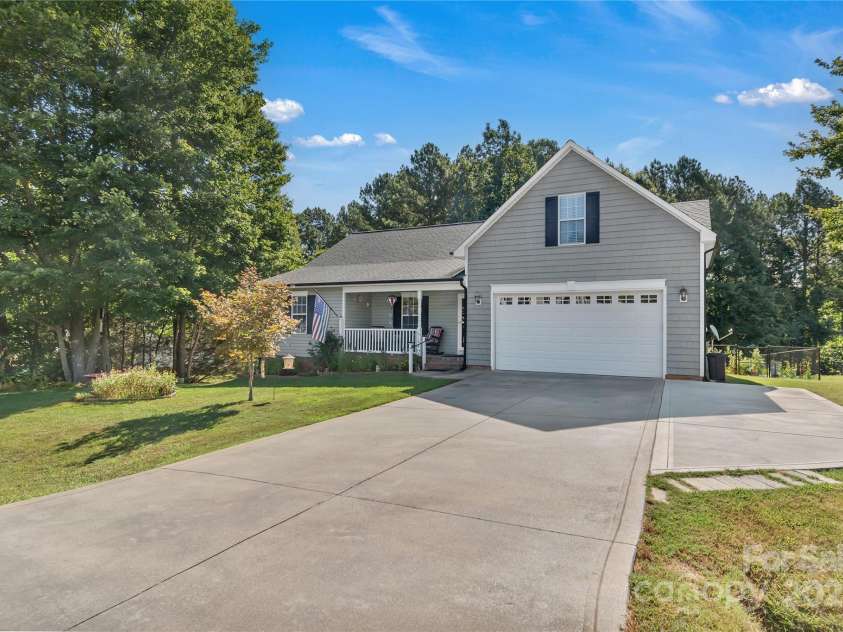5108 Sawbill Lane, Gastonia, NC 28052.  MLS# CAR4285417, YatesRealty ID 30100. 