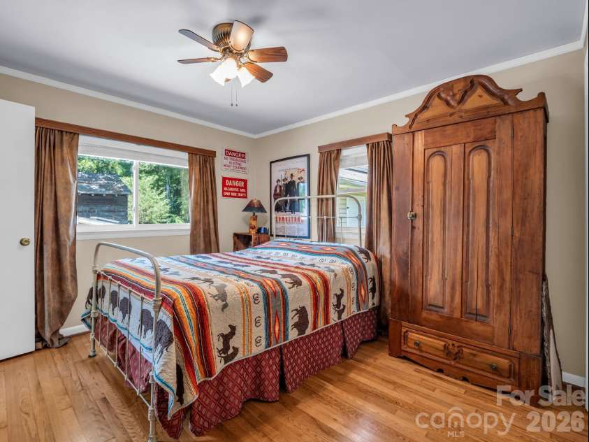 10 Deer Run Lane, Columbus, NC 28722.  MLS# CAR4392486, YatesRealty ID 30101. Split bedroom floor plan