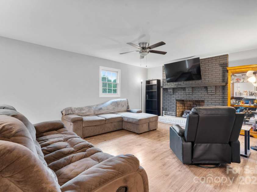 1660 High Meadow Lane, Newton, NC 28658.  MLS# CAR4287033, YatesRealty ID 30101. 