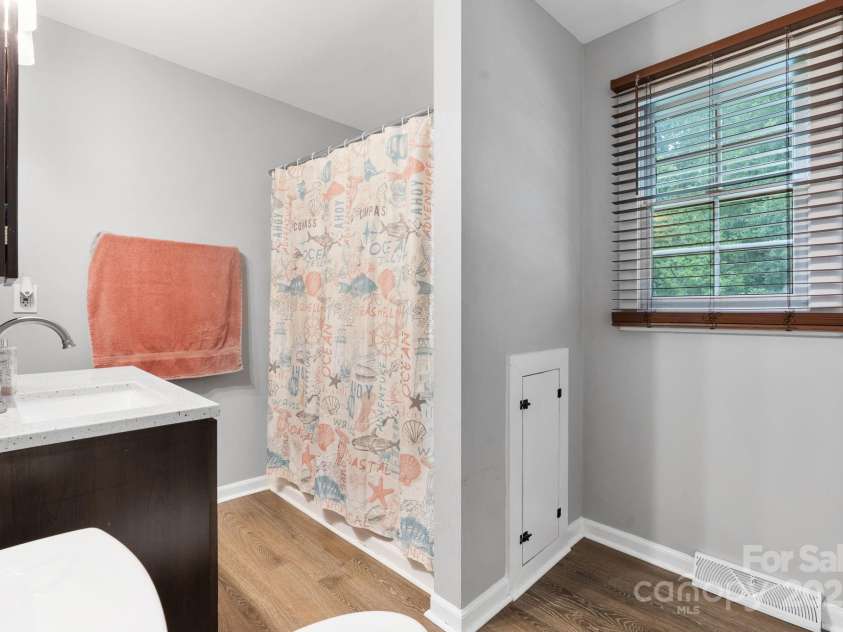 1660 High Meadow Lane, Newton, NC 28658.  MLS# CAR4287033, YatesRealty ID 30101. 