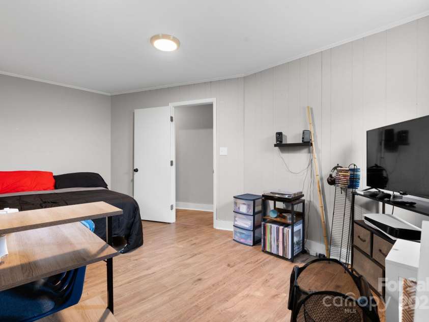 1660 High Meadow Lane, Newton, NC 28658.  MLS# CAR4287033, YatesRealty ID 30101. 