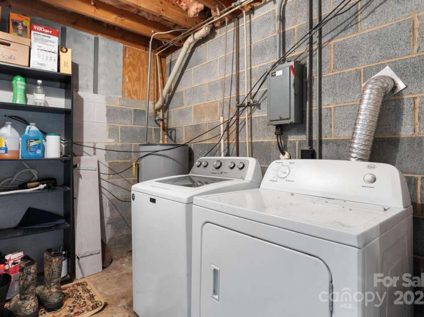 1660 High Meadow Lane, Newton, NC 28658.  MLS# CAR4287033, YatesRealty ID 30101. 