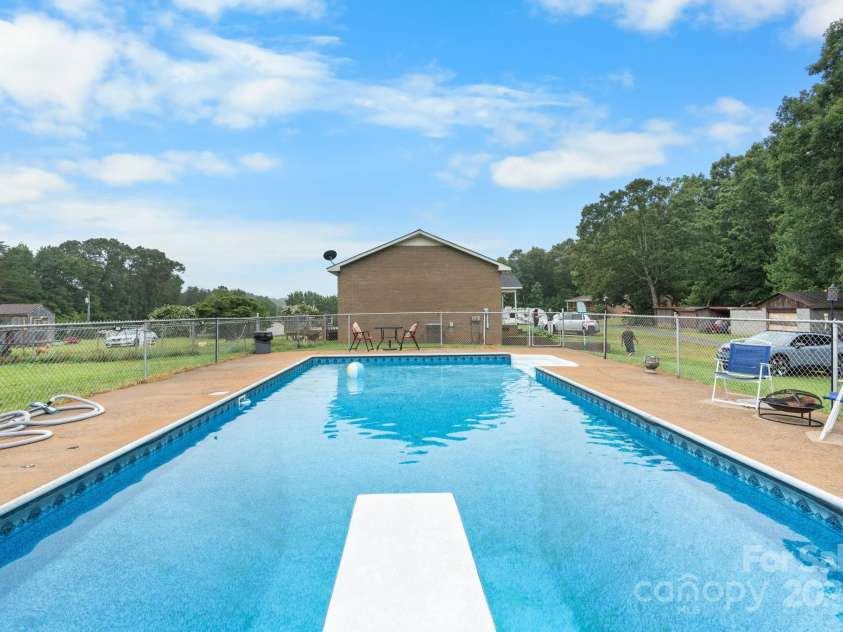 1660 High Meadow Lane, Newton, NC 28658.  MLS# CAR4287033, YatesRealty ID 30101. 