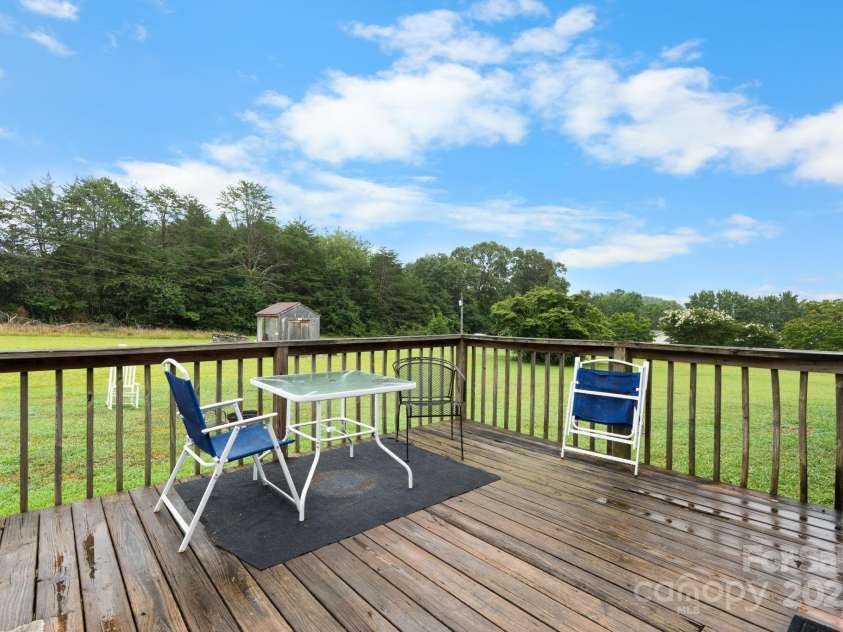 1660 High Meadow Lane, Newton, NC 28658.  MLS# CAR4287033, YatesRealty ID 30101. 
