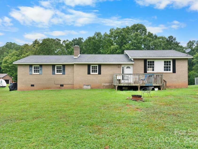 1660 High Meadow Lane, Newton, NC 28658.  MLS# CAR4287033, YatesRealty ID 30101. 