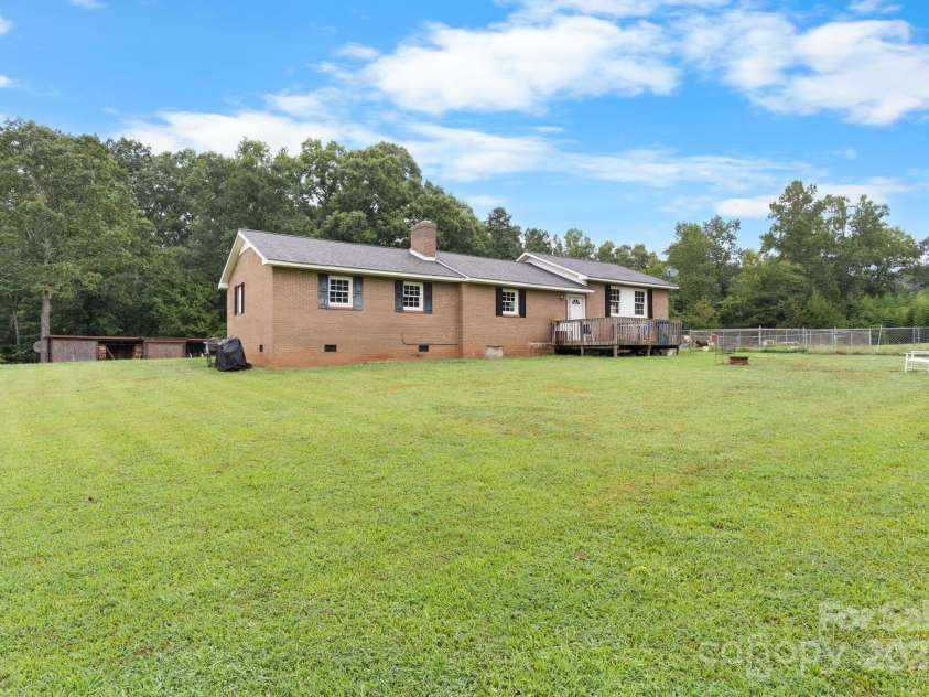 1660 High Meadow Lane, Newton, NC 28658.  MLS# CAR4287033, YatesRealty ID 30101. 