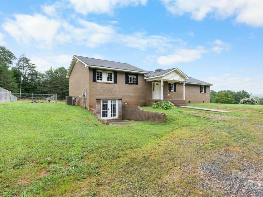 1660 High Meadow Lane, Newton, NC 28658.  MLS# CAR4287033, YatesRealty ID 30101. 