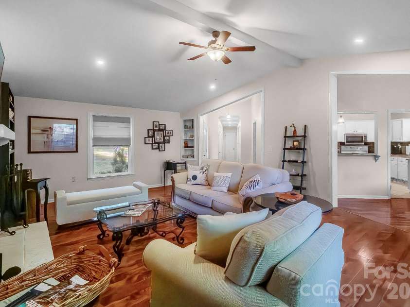 10112 Withers Road, Charlotte, NC 28278.  MLS# CAR4392504, YatesRealty ID 30102. 