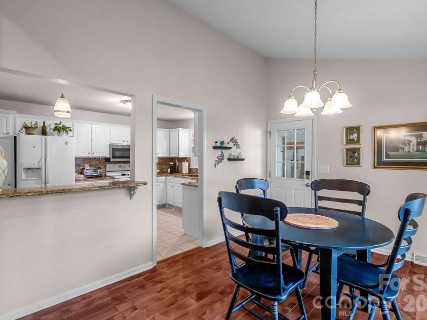10112 Withers Road, Charlotte, NC 28278.  MLS# CAR4392504, YatesRealty ID 30102. 